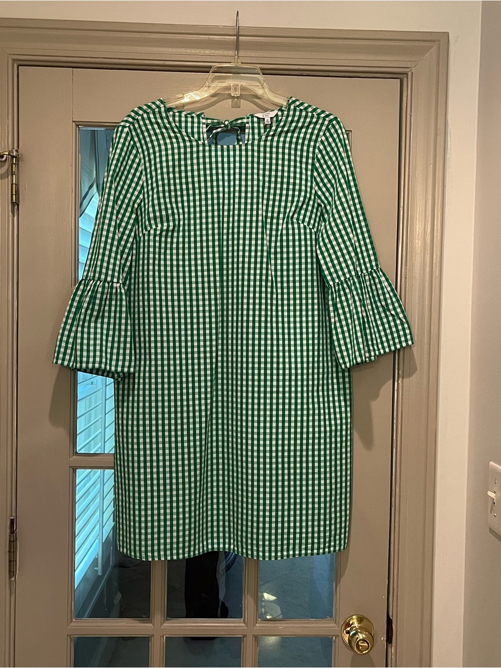 crown & ivy Green and White Gingham Bell-Sleeve Shift Dress